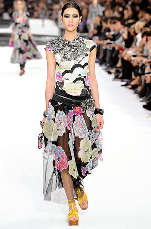 atrakcyjna suknia wieczorowa - SUKNIE LUBNE i balowe